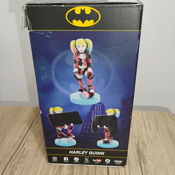 Harley Quinn Phone And Controller Holder - Picture 2 of 7